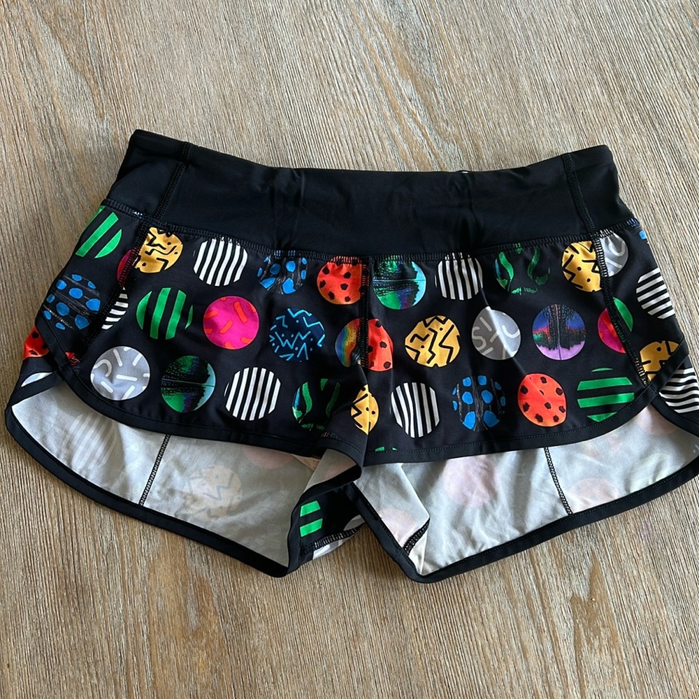 Lululemon athletica speed shorts 6 seawheeze dots